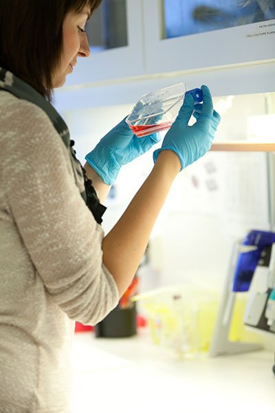 Anna Huk i helseeffektlaboratoriet