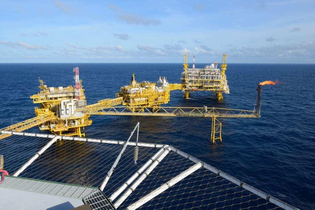 Fakling – for å bli kvitt overskudd av gass og olje ved petroleumsutvinning