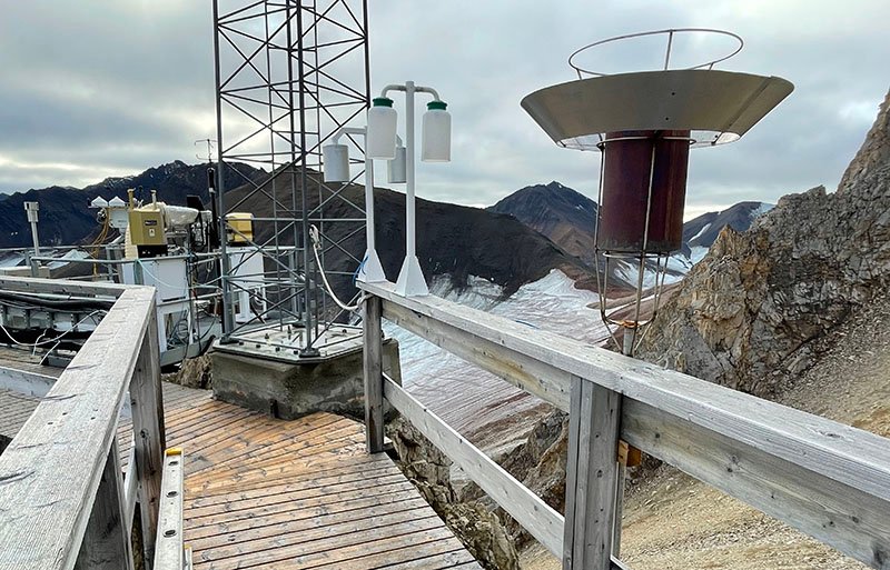 Mikroplastprøvetakere på Zeppelinobservatoriet